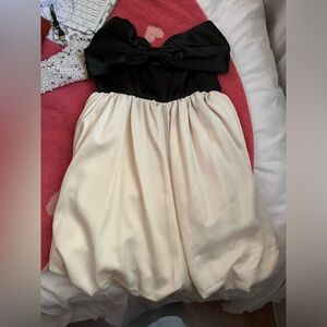 Cute black and white bow boutique dress!